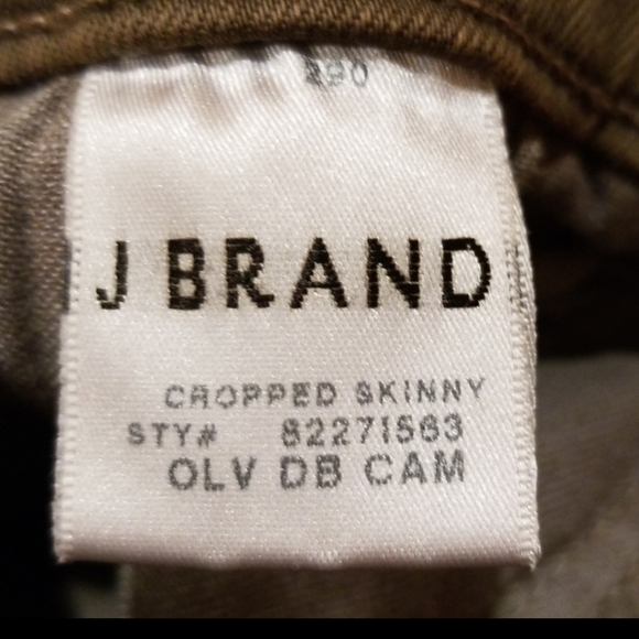 Size 0 or XS..Adorable J Brand Camo Jeans - Picture 3 of 8